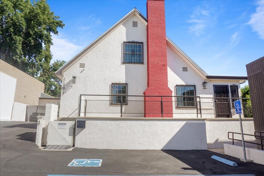 More Photos Of 1191 E Walnut St, Pasadena Office Residential For Sale