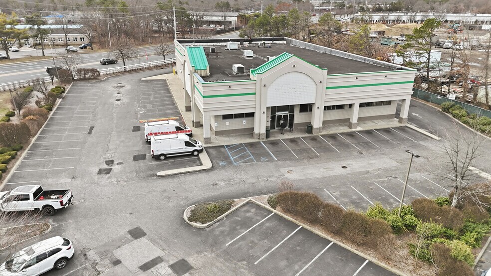 More Photos Of 1968 Veterans Memorial Hwy, Islandia Freestanding For Lease
