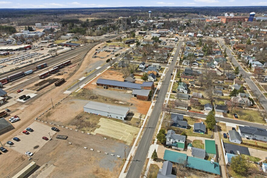 More Photos Of 2109 Madison St, Stevens Point Warehouse For Sale