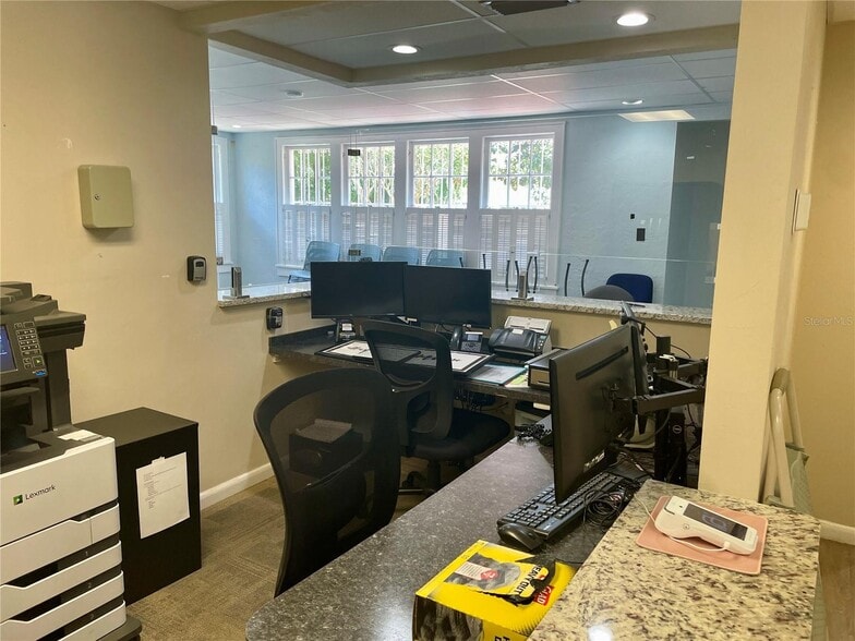 More Photos Of 914 NW 13th St, Gainesville Medical For Sale