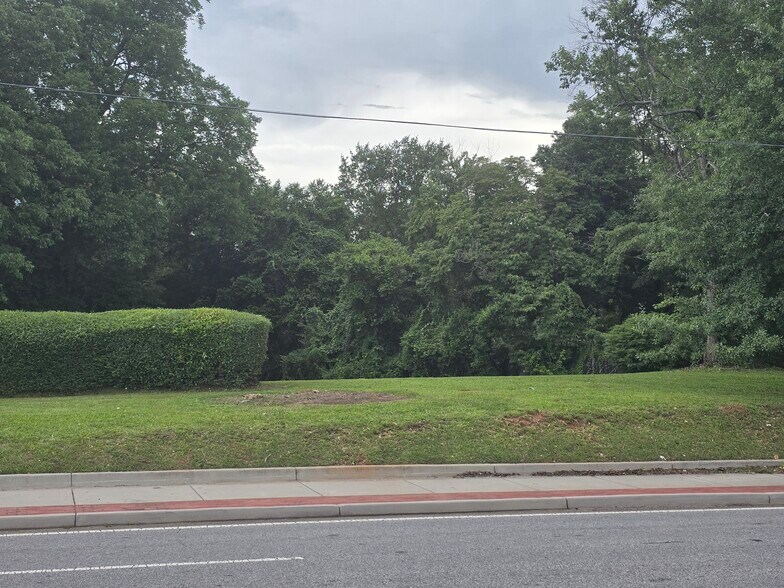 More Photos Of 3285 Main St, College Park Office Residential For Sale