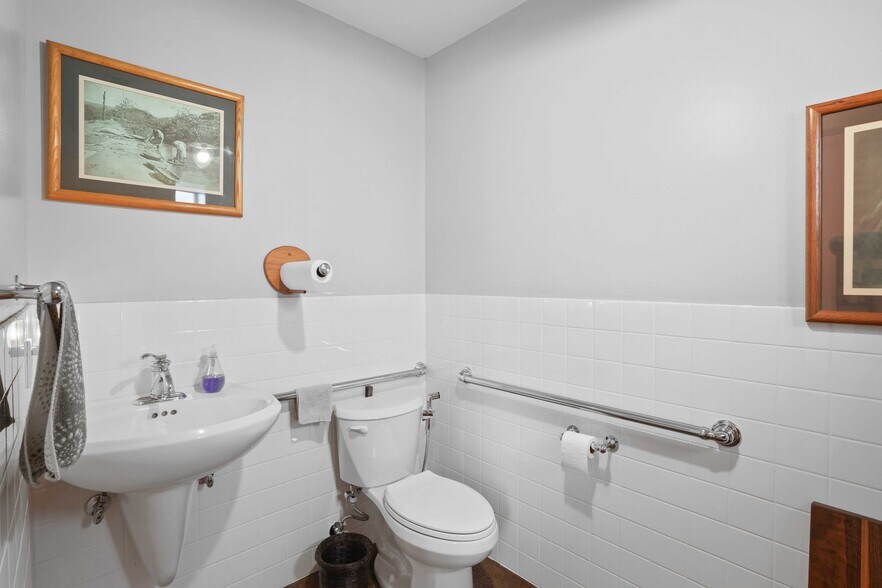 More Photos Of 3212 Mt Pinos Way, Frazier Park Light Manufacturing For Sale