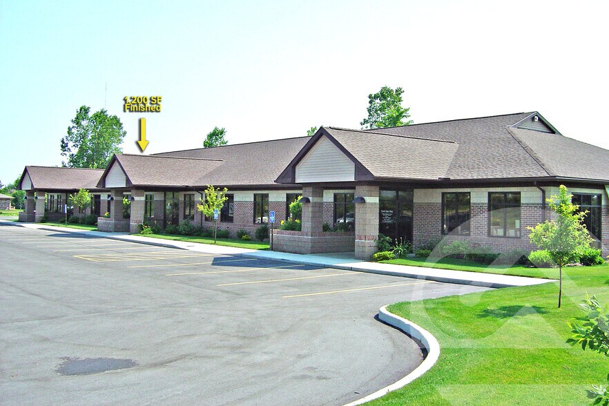 Primary Photo Of 3969-3975 Navarre Ave, Oregon Office For Lease