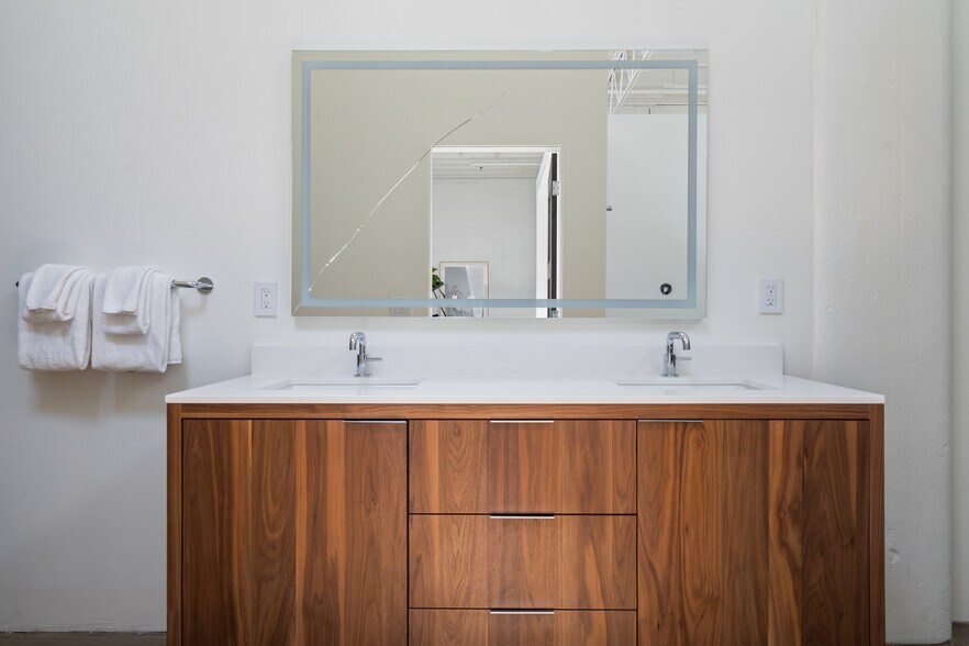 More Photos Of 310 Johnson St, Santa Fe Specialty For Sale