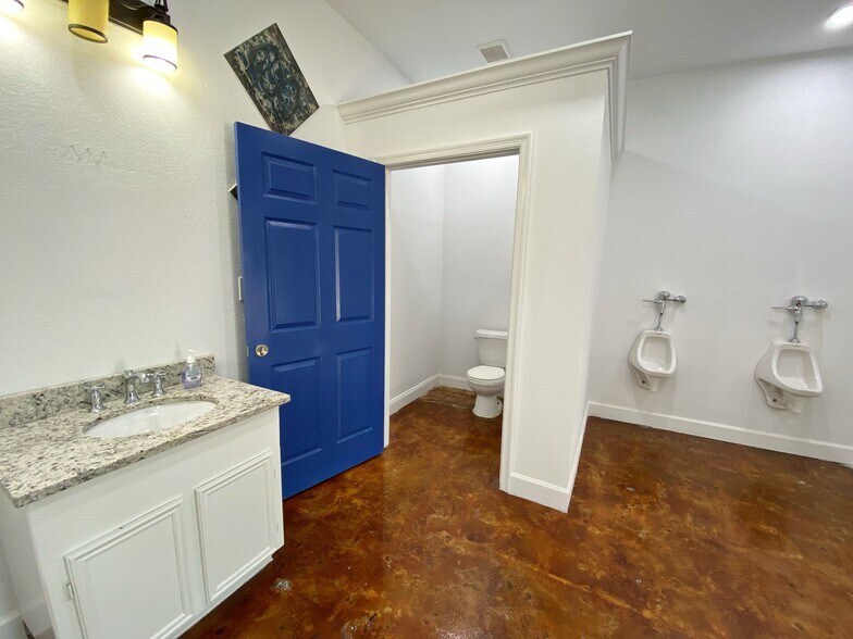 More Photos Of 619 Jackson Ave, Pasadena Storefront Retail Office For Sale