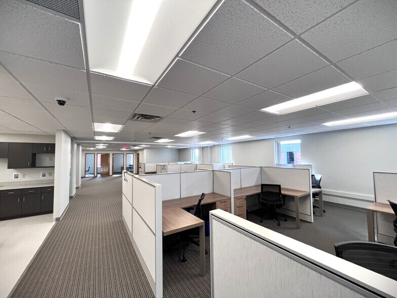 More Photos Of 3050 Metro Dr, Bloomington Office For Lease