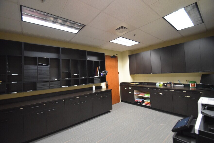 More Photos Of 650 SW Columbia St, Bend Medical For Sale