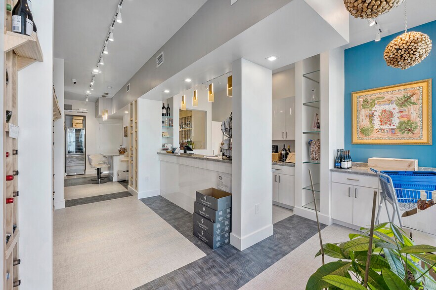 More Photos Of 75 SE 4th Ave, Delray Beach Storefront Retail Office For Lease