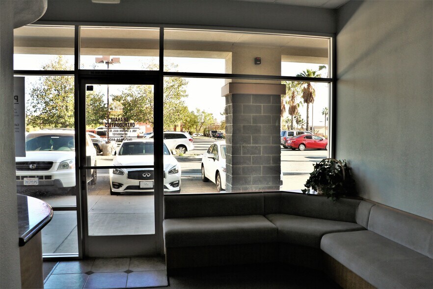 More Photos Of 2712 Canyon Springs Pky, Riverside Storefront Retail Office For Lease