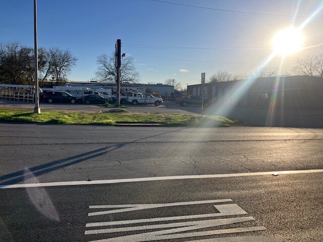 More Photos Of 5225 Cesar Chavez St E, Austin Industrial For Sale