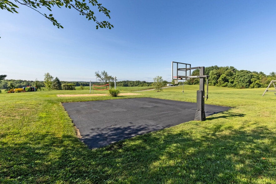 More Photos Of 5643 Yankee St, Fredericktown Specialty For Sale