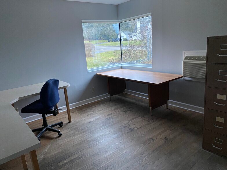 More Photos Of 1720 Valley View Rd, Hermitage Office For Sale