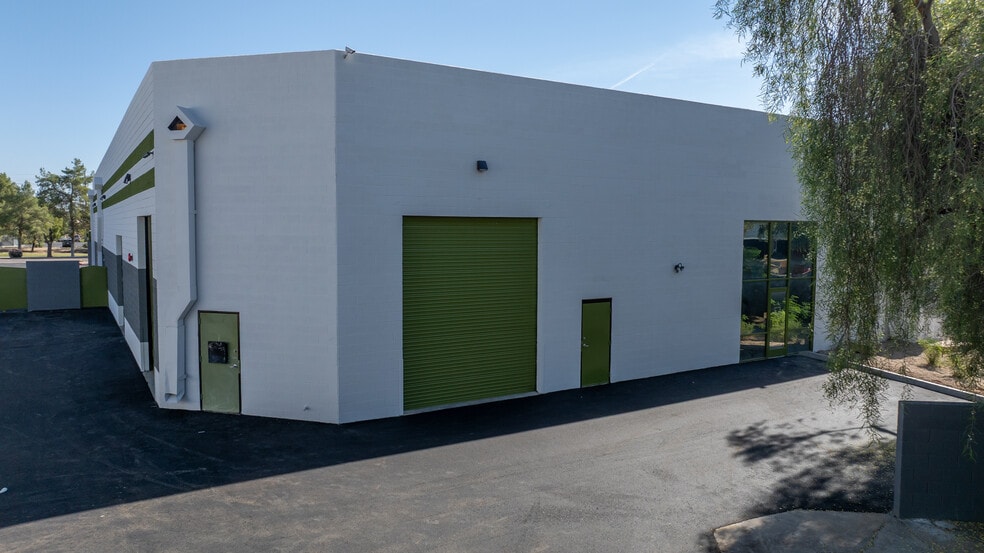 More Photos Of 240 N Sunway Dr, Gilbert Manufacturing For Lease