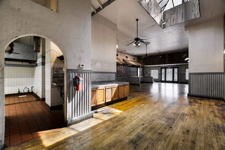 More Photos Of 131 Broadway St, Chico Restaurant For Sale