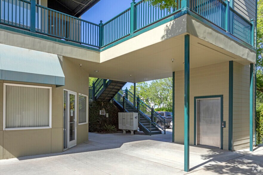 More Photos Of 401 Clovis Ave, Clovis Unknown For Lease