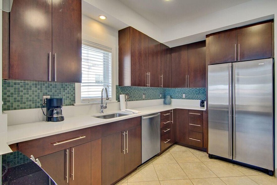 More Photos Of 487 King St, Charleston Loft Creative Space For Sale