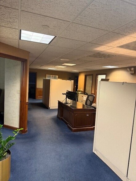 More Photos Of 1615 Forum Pl, West Palm Beach Office For Sale