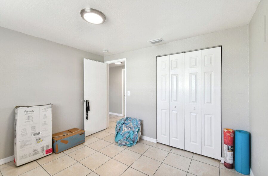 More Photos Of 4507-4517 E Giddens Ave, Tampa Multifamily For Sale