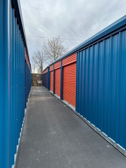 More Photos Of 311-315 Oak Ln, Glenolden Self Storage For Sale