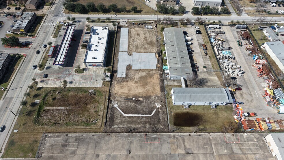 More Photos Of 2077 Magnolia Dr, Pasadena Industrial For Sale