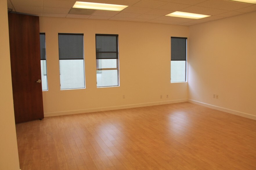 More Photos Of 810 5th Ave, San Rafael Office For Lease