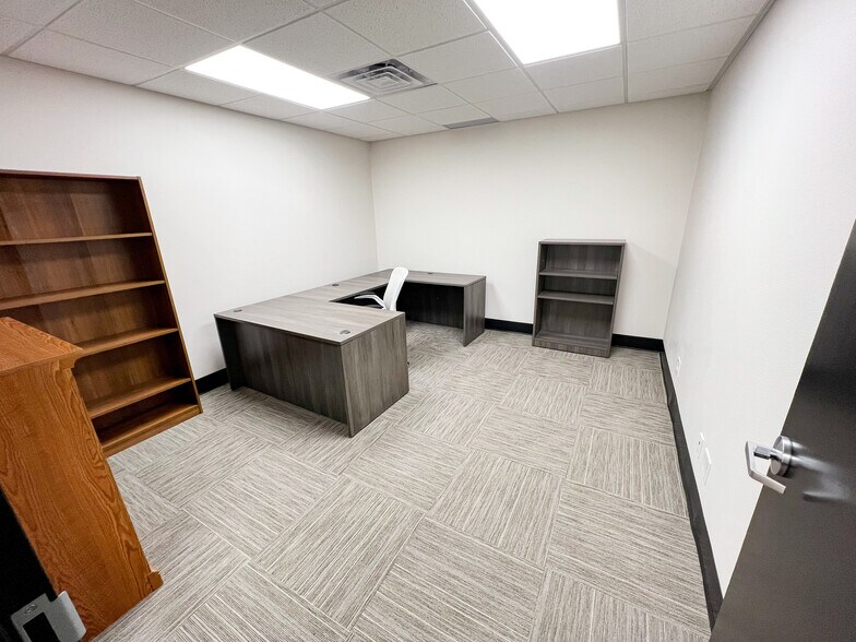 More Photos Of 808 W Indiana Ave, Midland Office For Sale