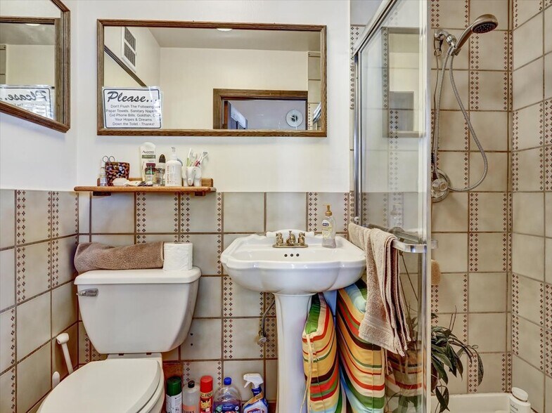 More Photos Of 2250 Union St, San Francisco Storefront Retail Office For Lease