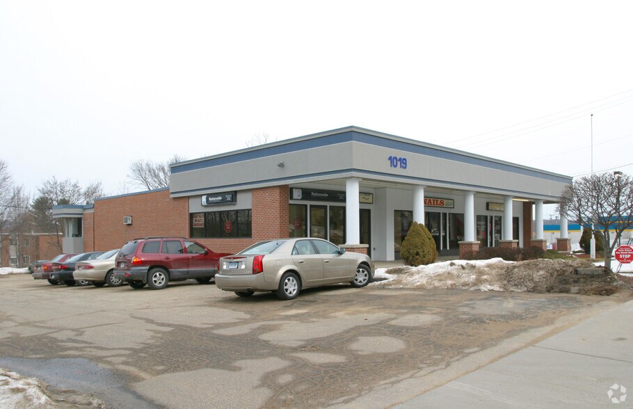More Photos Of 1019 Farmington Ave, Bristol Office For Lease
