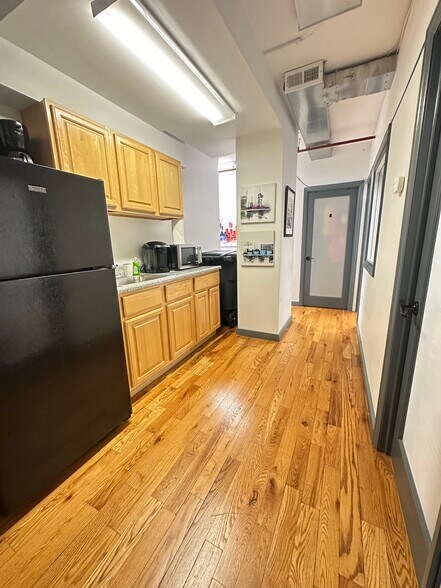 More Photos Of 527 Court St, Brooklyn Apartments For Lease