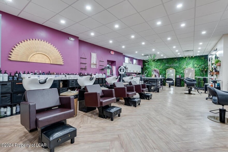 More Photos Of 447 Market St, Kingston Freestanding For Sale