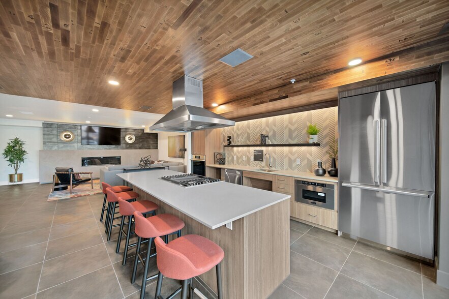 More Photos Of 11811-11821 NE 128th St, Kirkland Multifamily For Sale