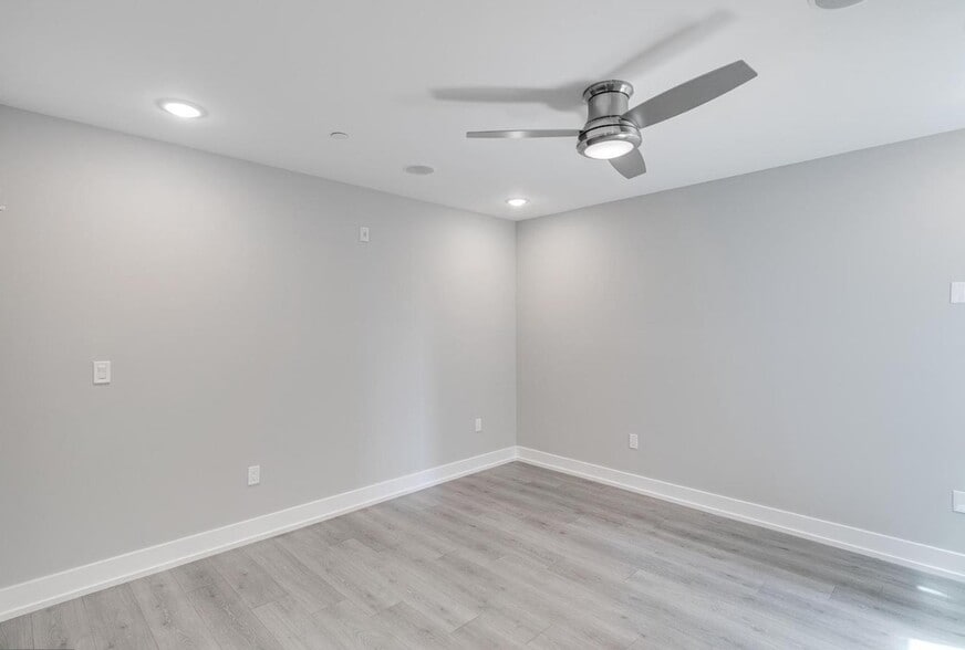 More Photos Of 1309 S 52nd St, Philadelphia Apartments For Sale