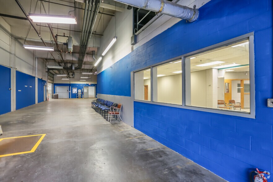 More Photos Of 1315 W 12th St, Kansas City Warehouse For Lease