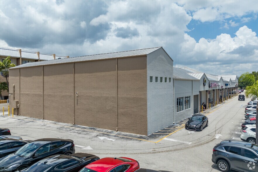 More Photos Of 10834-10880 SW 104th St, Miami General Retail For Lease
