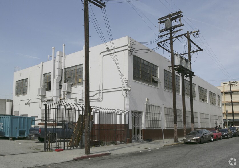 More Photos Of 2700 S Grand Ave, Los Angeles Warehouse For Sale