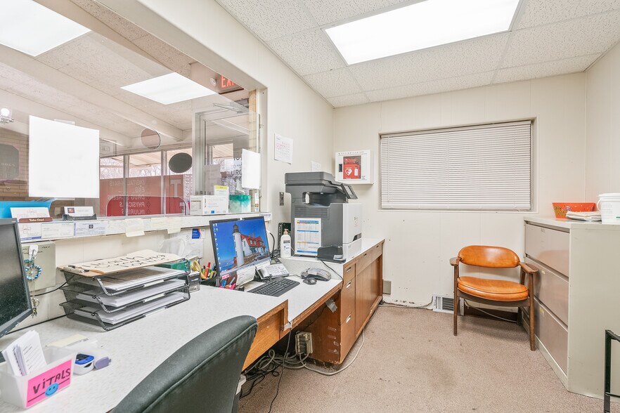 More Photos Of 13727-13739 S Huron River Dr, Romulus Storefront Retail Office For Sale