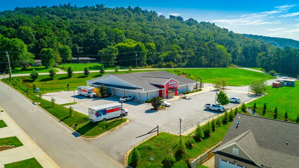 More Photos Of 9814 E Brainerd Rd, Ooltewah General Retail For Sale