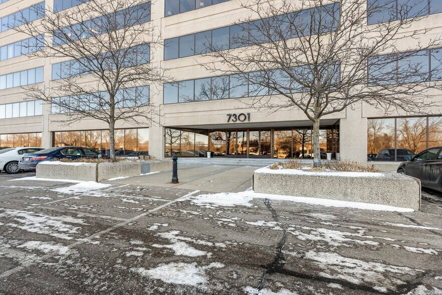 More Photos Of 7301 Ohms Ln, Edina Office For Lease