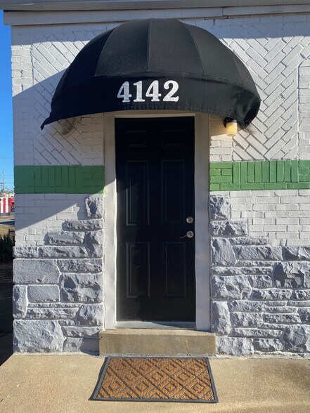 More Photos Of 4142 Crescent Dr, Saint Louis Medical For Sale