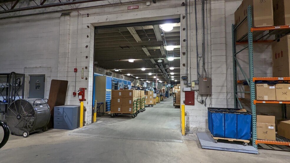 More Photos Of 717 Longfellow St, Woodbine Warehouse For Lease