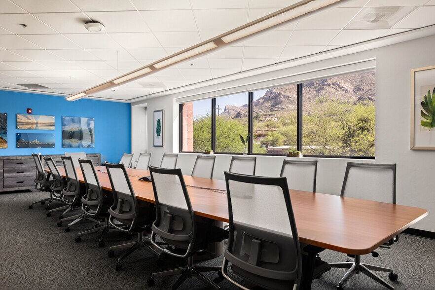 More Photos Of 8950 N Oracle Rd, Oro Valley Office For Sale