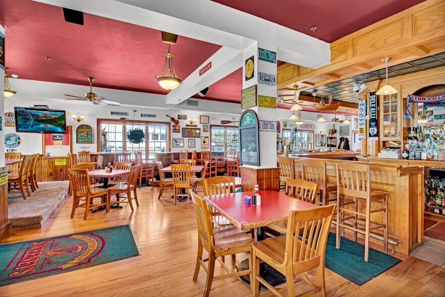 More Photos Of 33 Orange Ave, Walden Restaurant For Sale