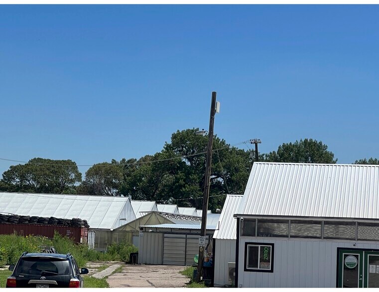 More Photos Of 900 N Taft Hill Rd, Fort Collins Showroom For Lease