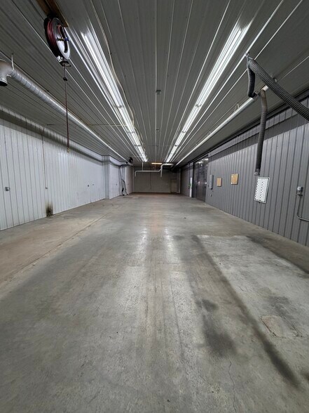 More Photos Of 4388 Gibsonia Rd, Gibsonia Warehouse For Lease