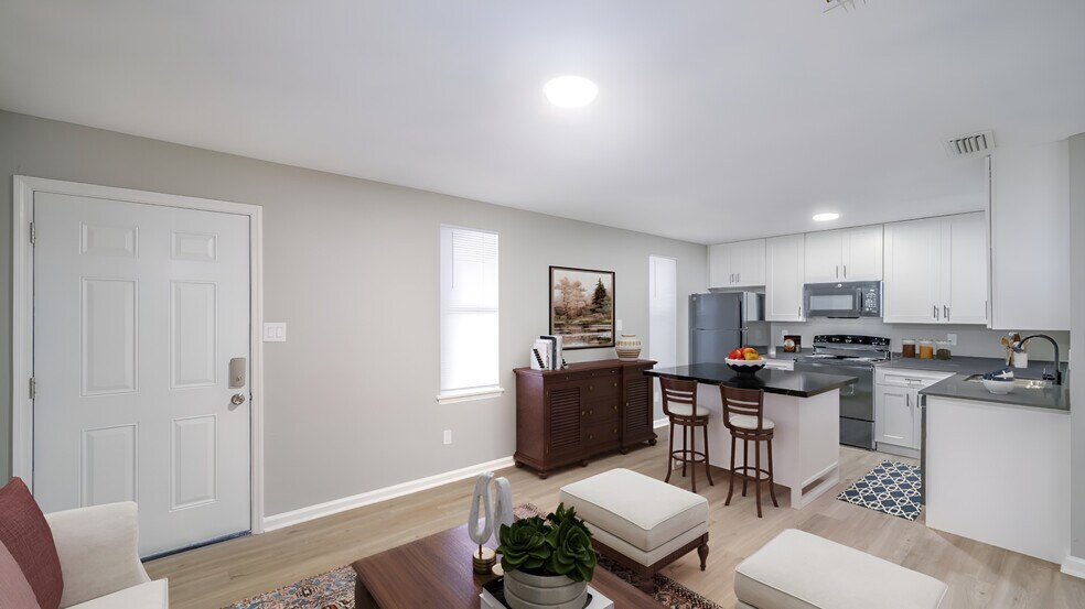 More Photos Of 1533 S Bronough St, Tallahassee Apartments For Sale