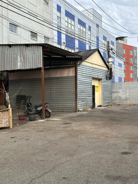 More Photos Of 6103 Strickland Ave, Brooklyn Warehouse For Lease