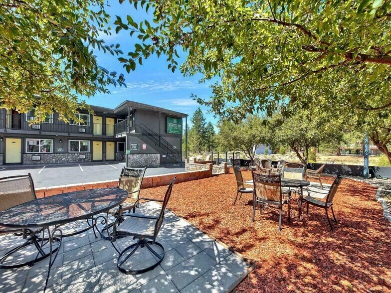 More Photos Of 924 Park Ave, South Lake Tahoe Hotel For Sale