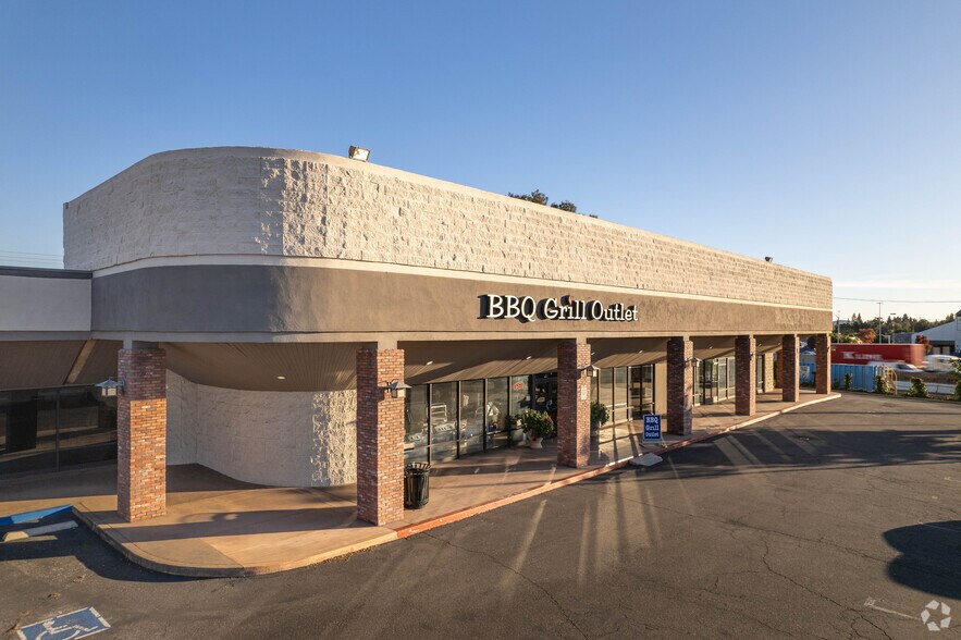 More Photos Of 24320 Swartz Dr, Lake Forest General Retail For Lease