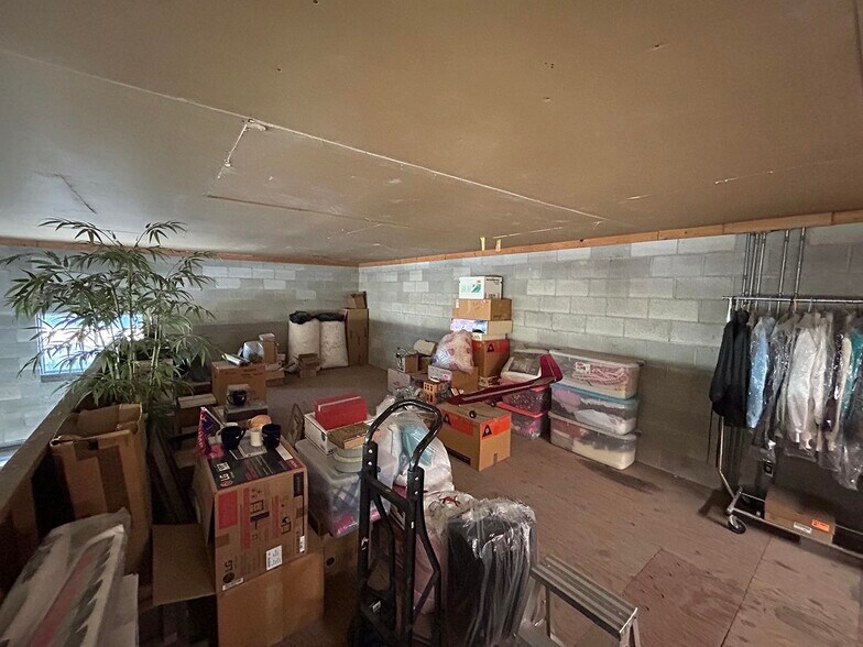 More Photos Of 425 S Maple St, Blackfoot Warehouse For Sale