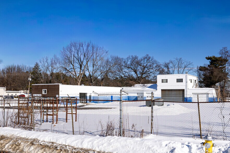 Primary Photo Of 105 Verge St, Springfield Distribution For Lease